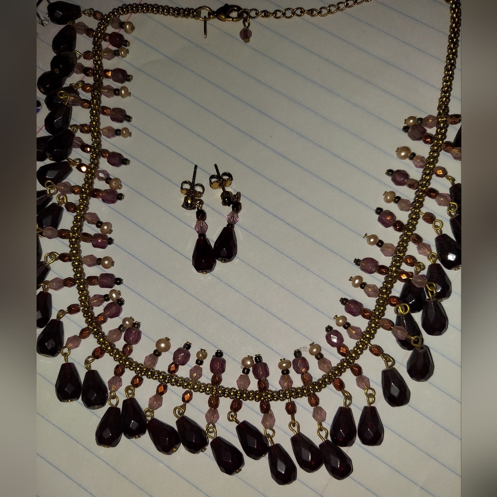 Avon maroon/purplish chocker set
